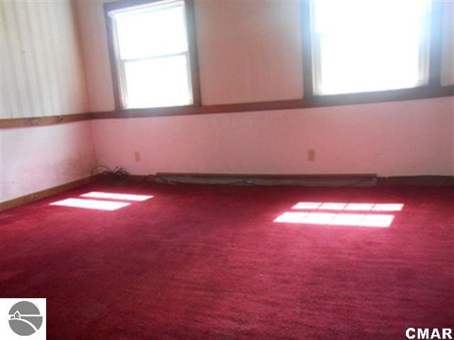 8940 West Blanchard Road Blanchard, MI 49310 - Photo 6 of 11 1767039-5.JPG