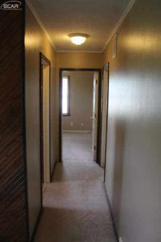 1033 Howe Road Burton, MI 48509 - Photo 12 of 26 20449902-11.JPG