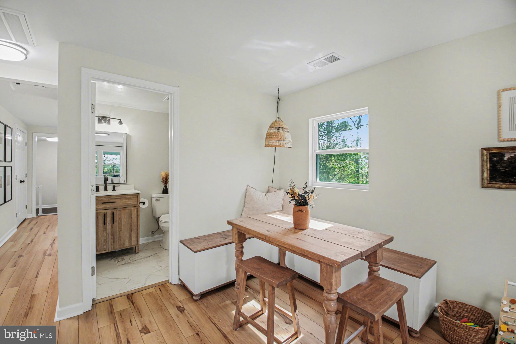 2137 Chapel Way King George, VA 22485 - Photo 13 of 65 a workspace with furniture and window