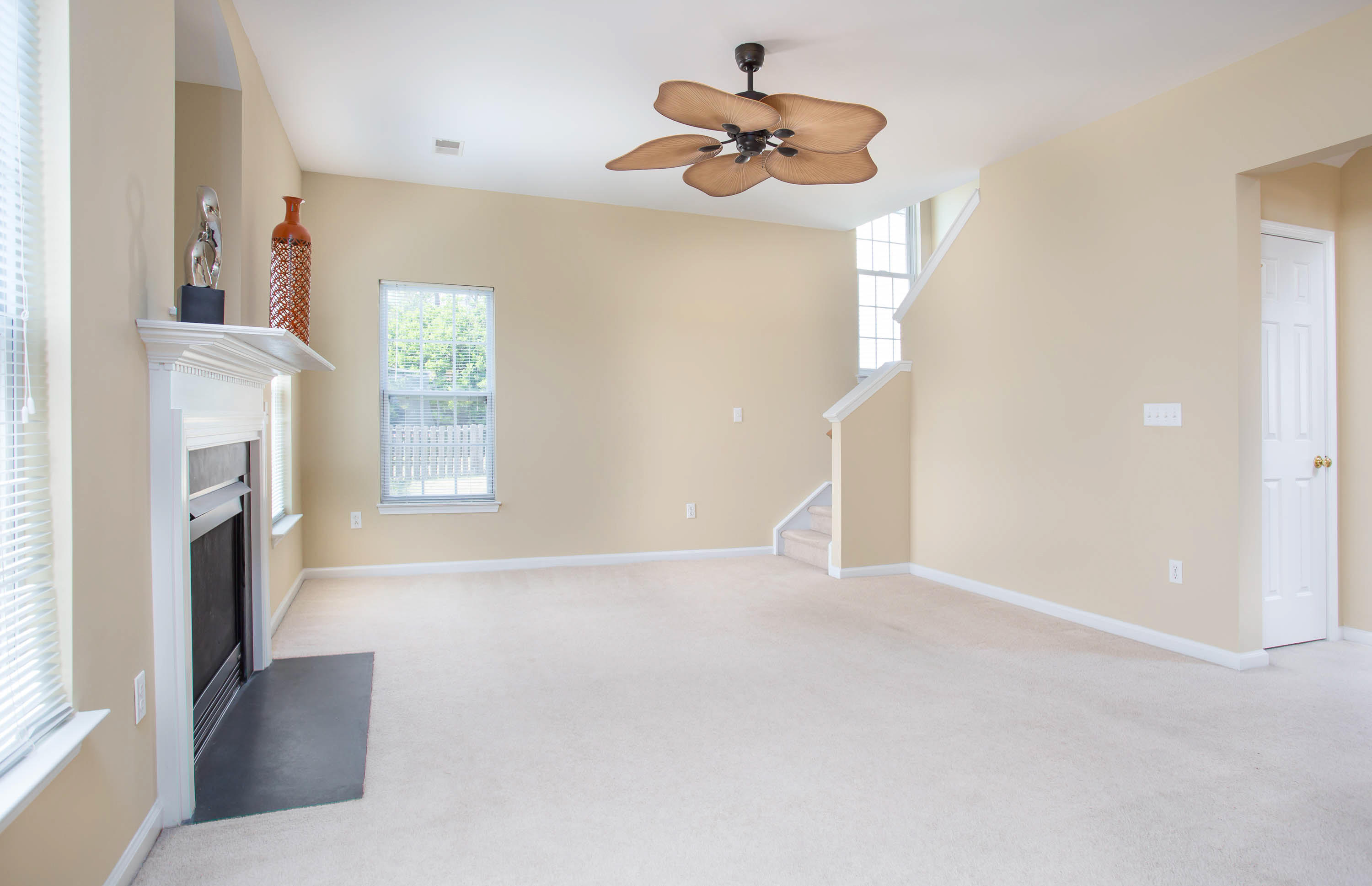 1502 Solstice Court Hanahan, SC 29410 - Photo 4 of 22 10--FULL