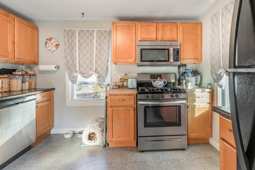 29 Prospect Street Gloucester, MA 01930 - Photo 21 of 28