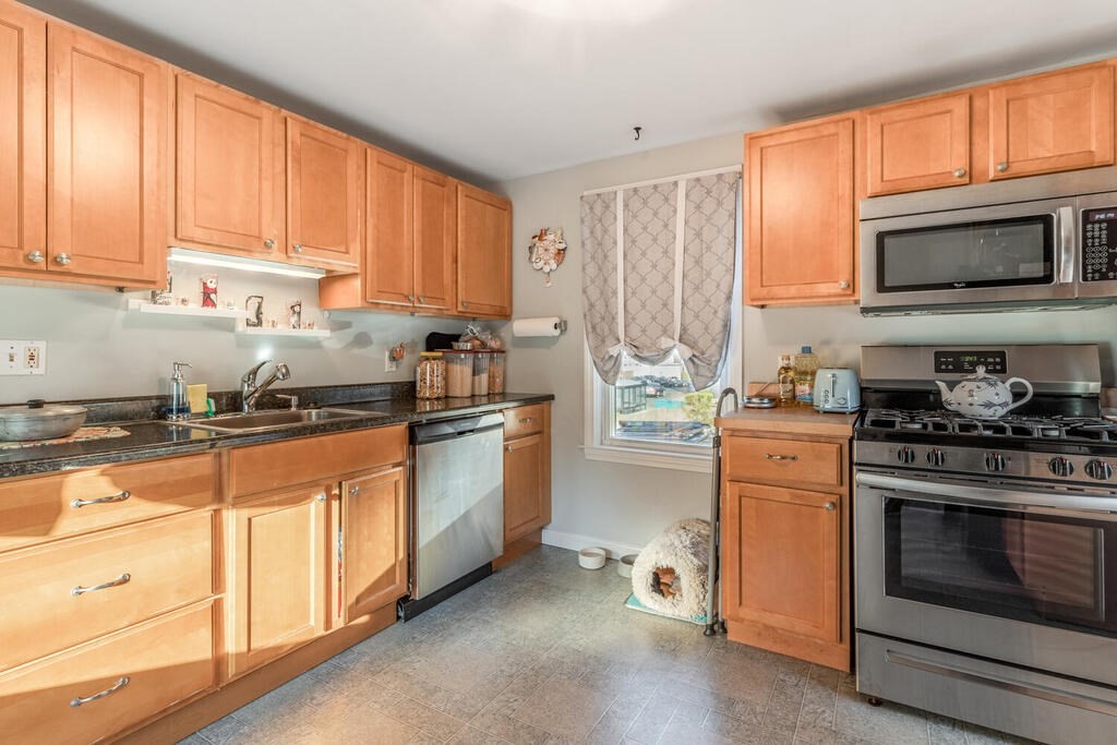 29 Prospect Street Gloucester, MA 01930 - Photo 22 of 28