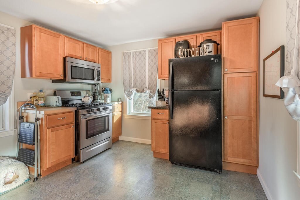 29 Prospect Street Gloucester, MA 01930 - Photo 23 of 28