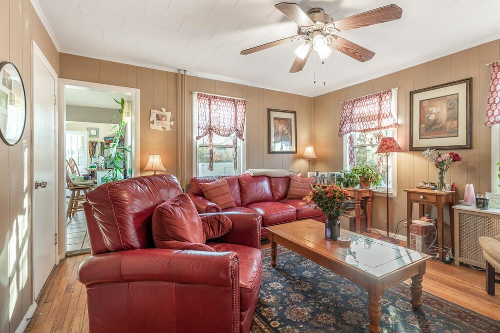 29 Prospect Street Gloucester, MA 01930 - Photo 5 of 28