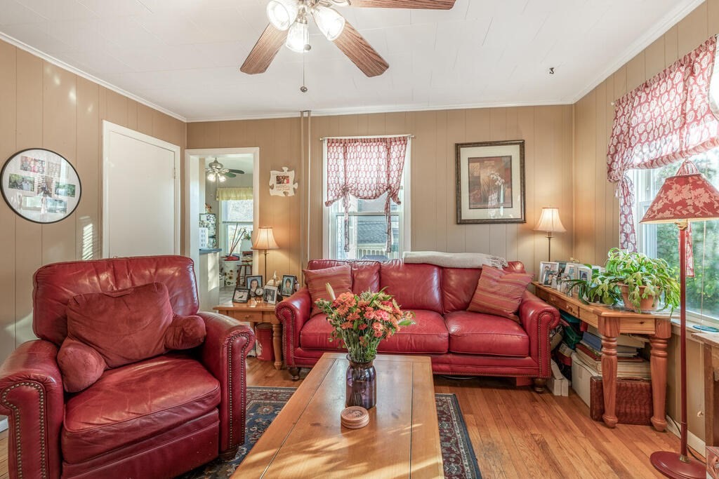 29 Prospect Street Gloucester, MA 01930 - Photo 6 of 28