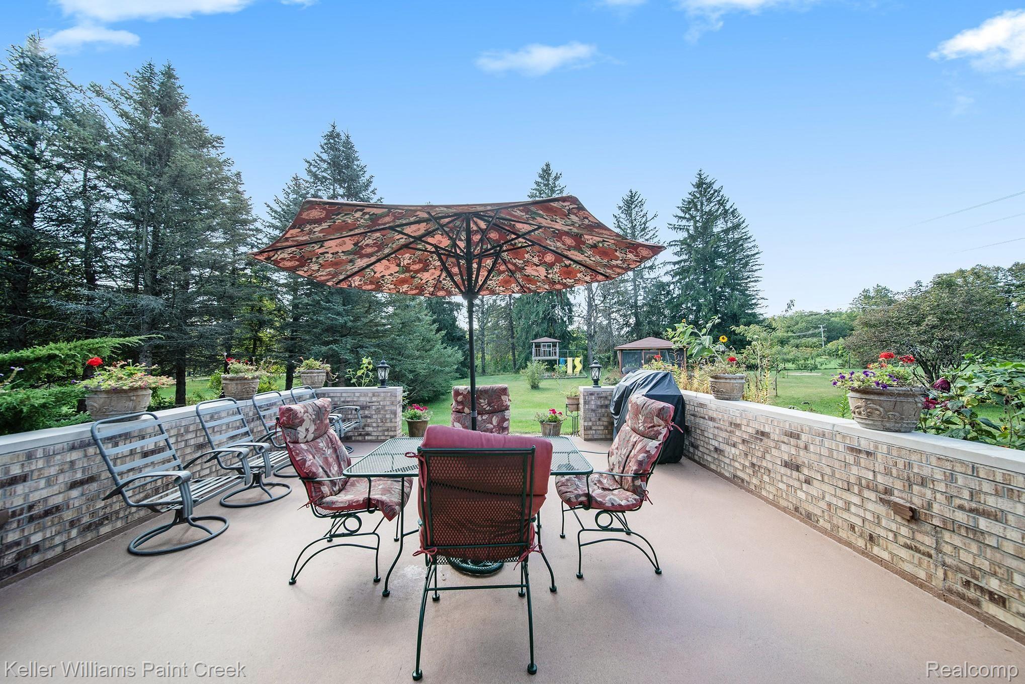 727 East Romeo Road Leonard, MI 48367 - Photo 4 of 27 727 Romeo_3.jpg