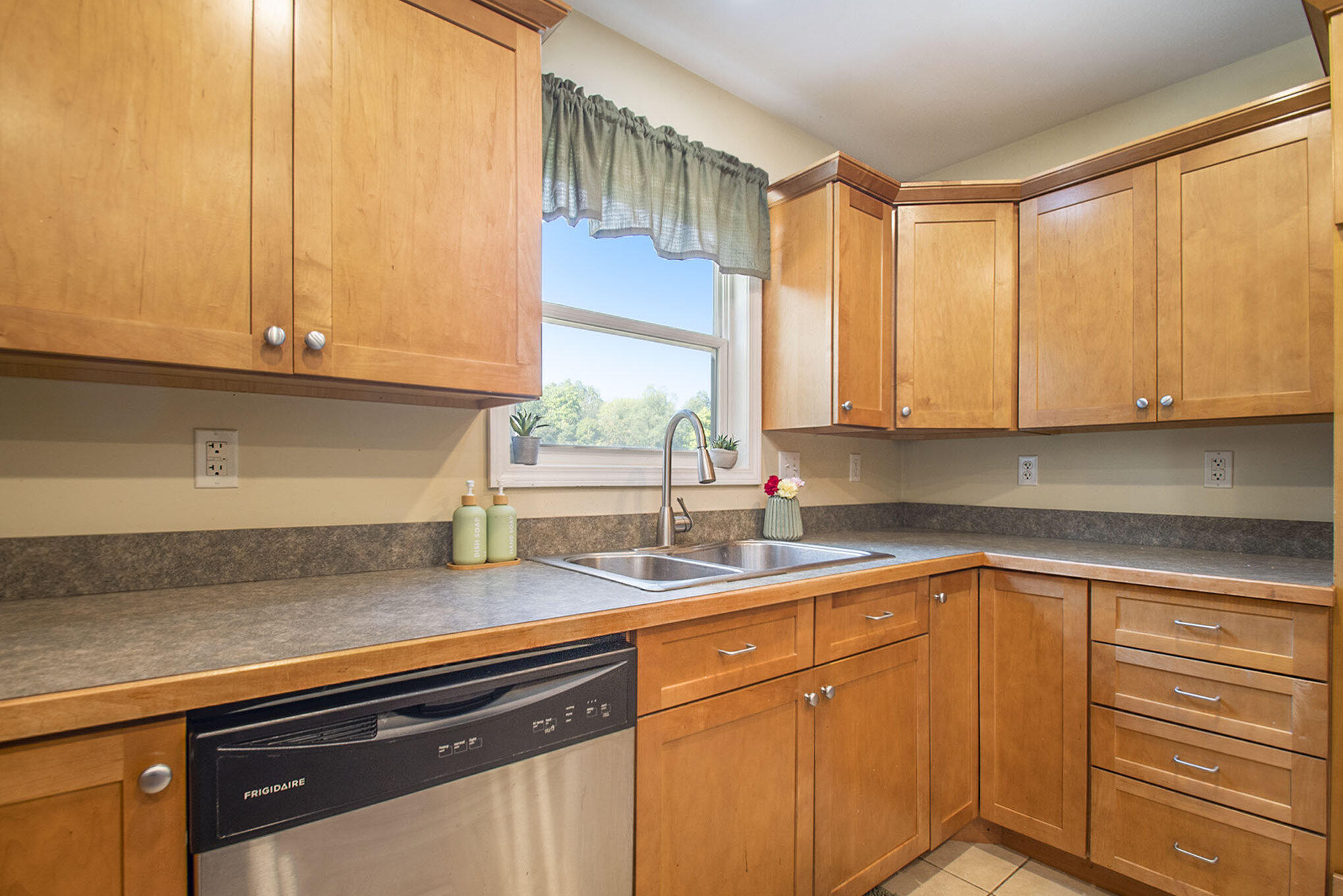 154 Hatfield Road Niles, MI 49120 - Photo 8 of 42 014_dsc_9724