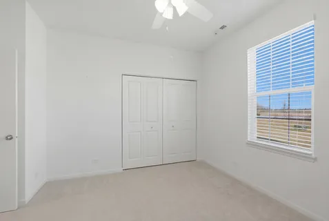 $299,000 | 1882 Southern Circle, Unit 1882, Pingree Grove, IL 60140