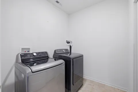 $299,000 | 1882 Southern Circle, Unit 1882, Pingree Grove, IL 60140