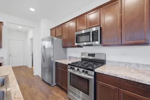 $299,000 | 1882 Southern Circle, Unit 1882, Pingree Grove, IL 60140