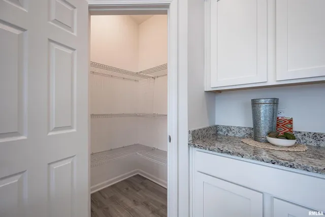 $504,990 | 9 Faiths Way, Bettendorf, IA 52722