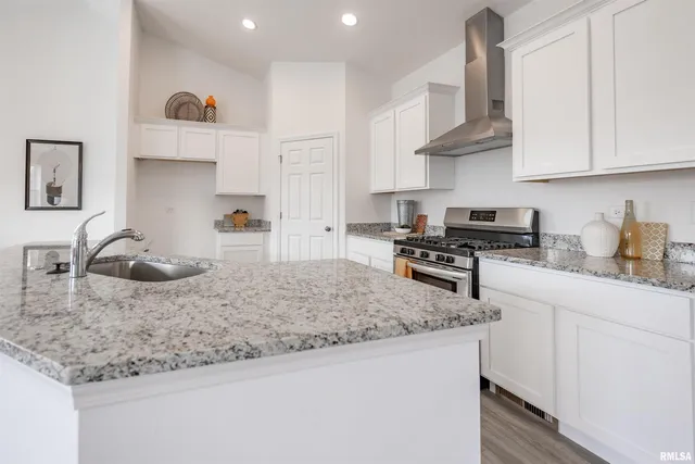 $504,990 | 9 Faiths Way, Bettendorf, IA 52722