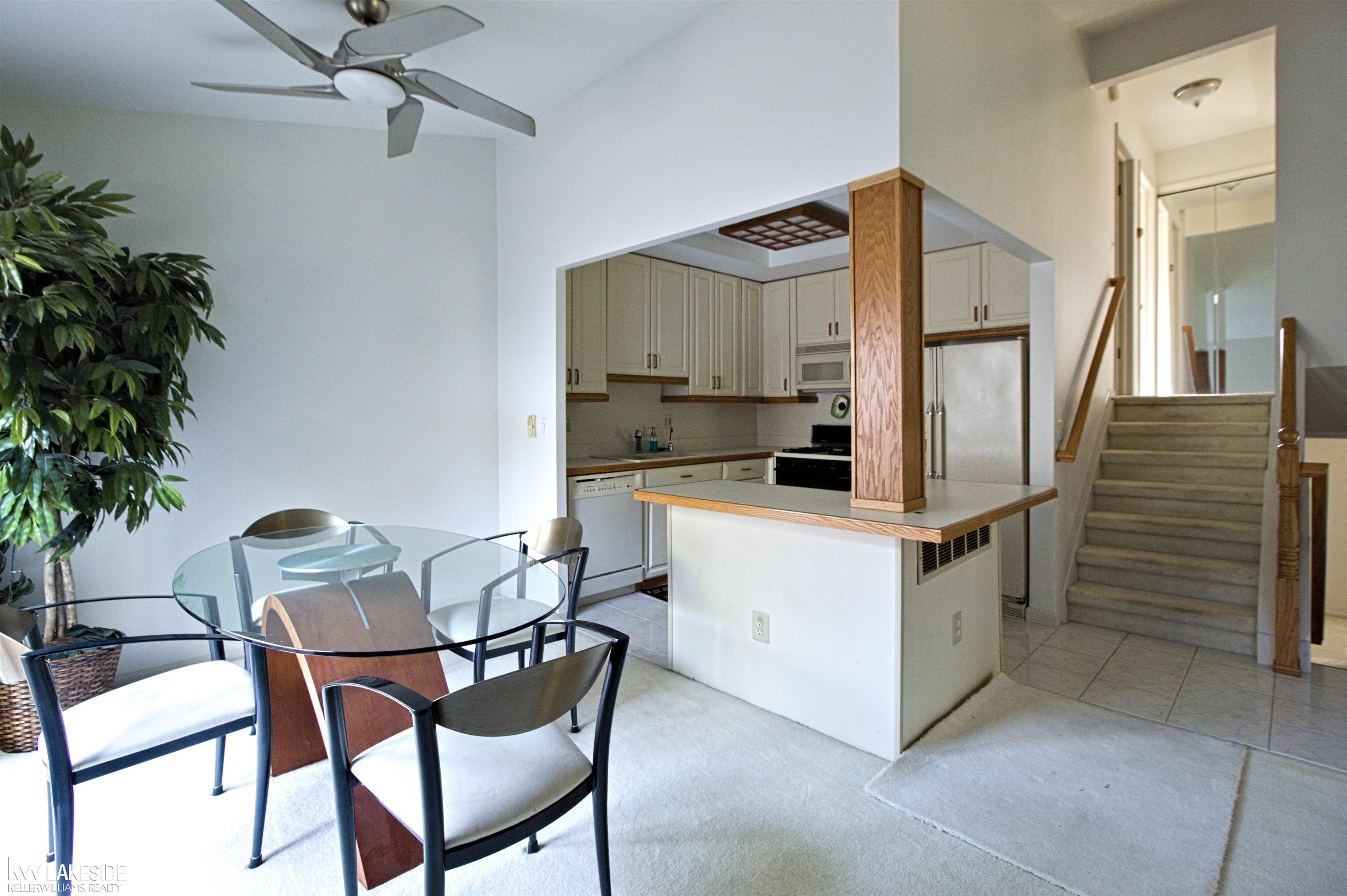 889 Lafayette Court Rochester, MI 48307 - Photo 4 of 27 50123340-3.JPG