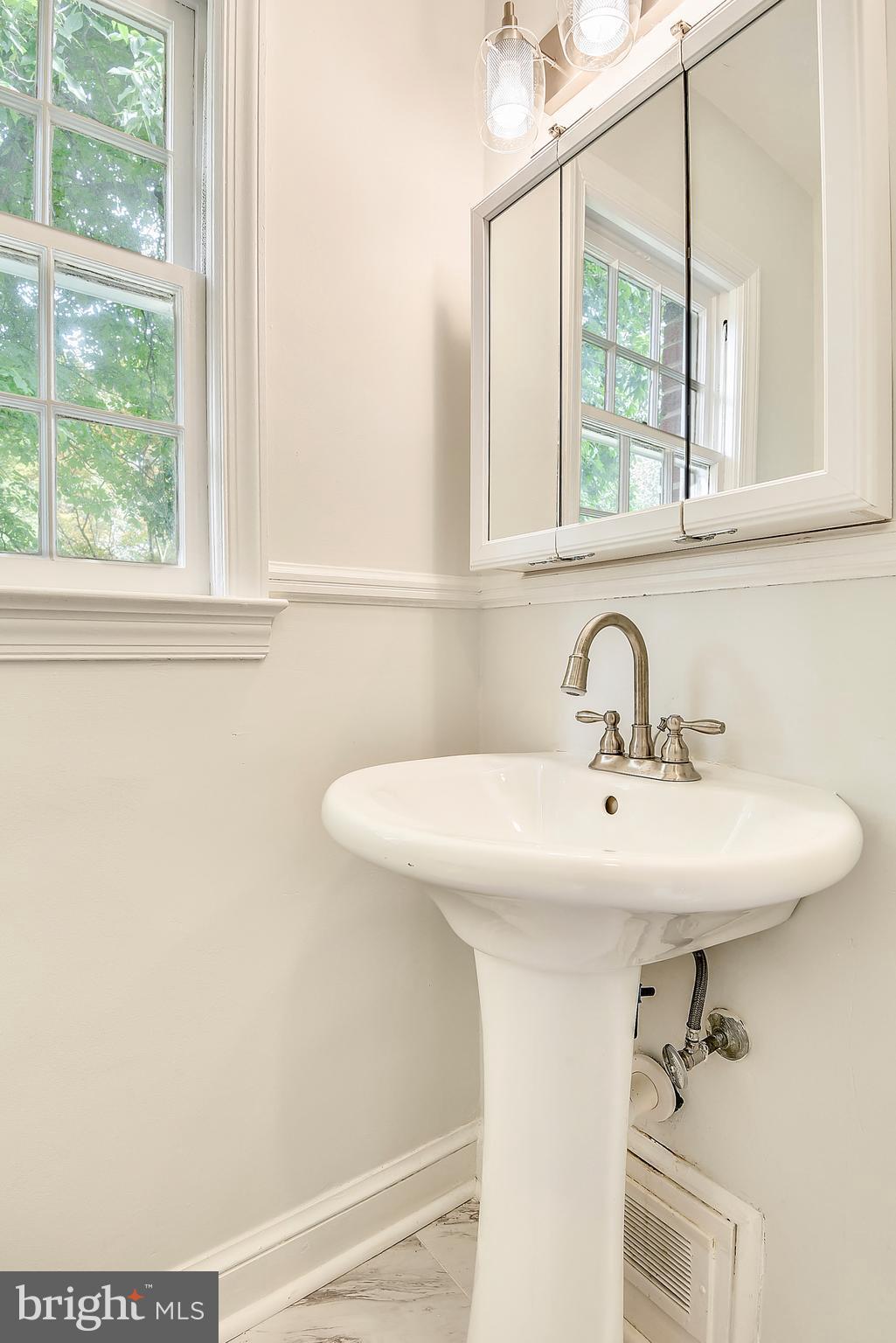 9619 Sutherland Road Silver Spring, MD 20901 - Photo 13 of 29 Bath