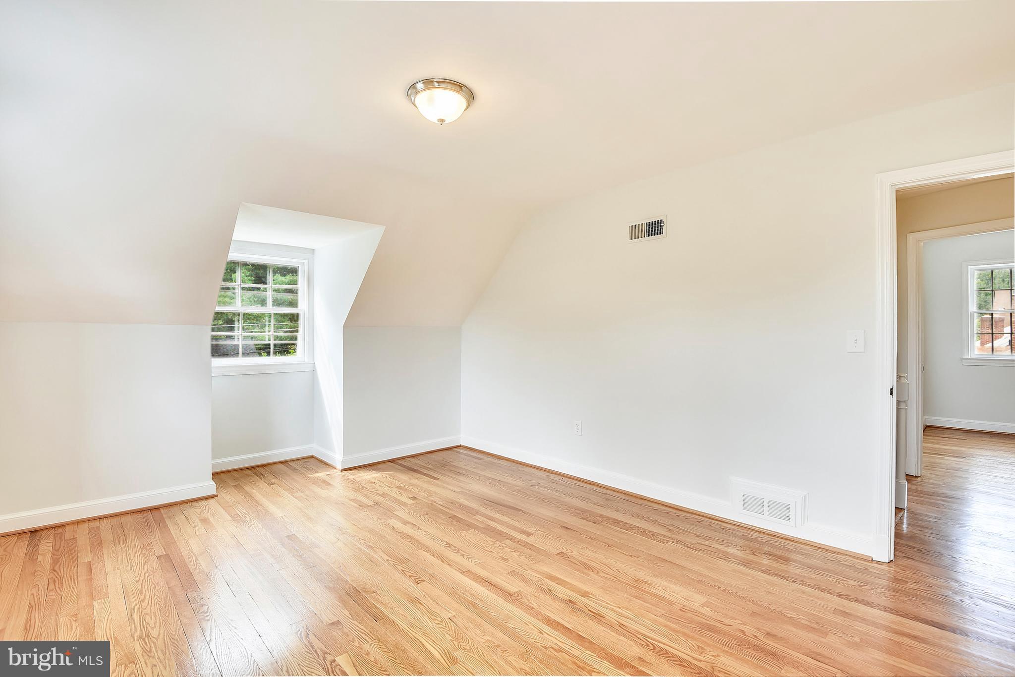 9619 Sutherland Road Silver Spring, MD 20901 - Photo 16 of 29 Bath (Master)