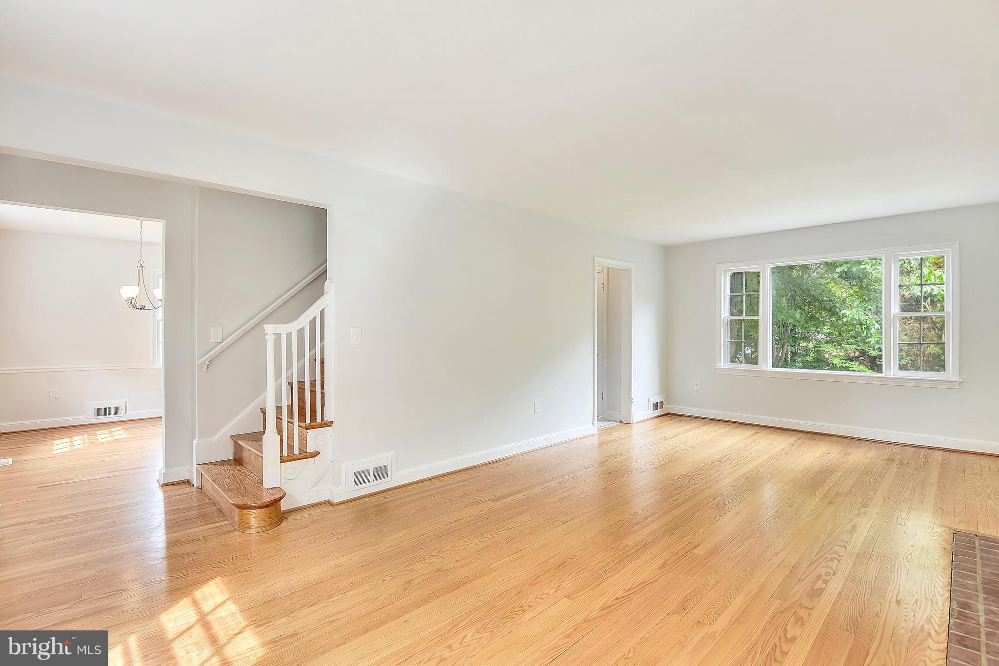 9619 Sutherland Road Silver Spring, MD 20901 - Photo 3 of 29 Interior (General)