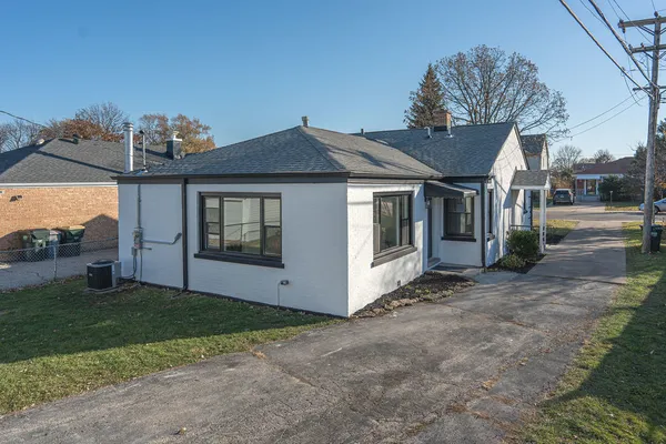 $484,000 | 6964 West Cleveland Street, Niles, IL 60714