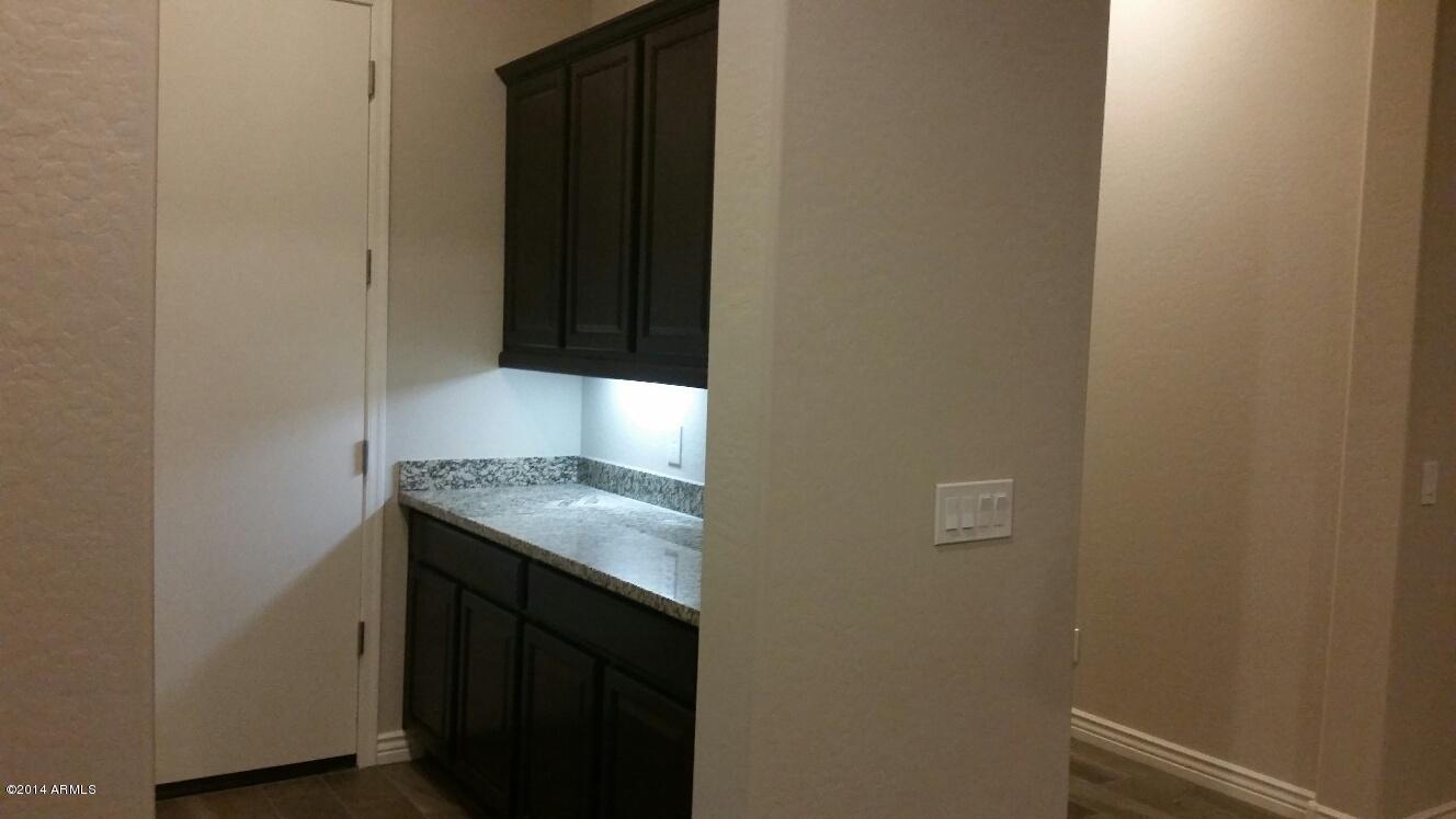 2118 West Red Fox Road Phoenix, AZ 85085 - Photo 5 of 9 20141017_182954_resized_1