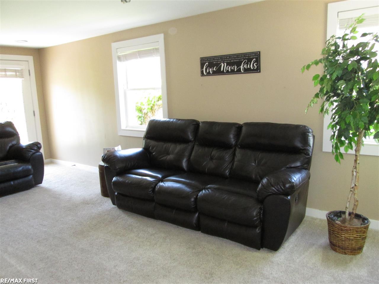8078 Messmore Road Utica, MI 48317 - Photo 22 of 23 31386037-21.JPG