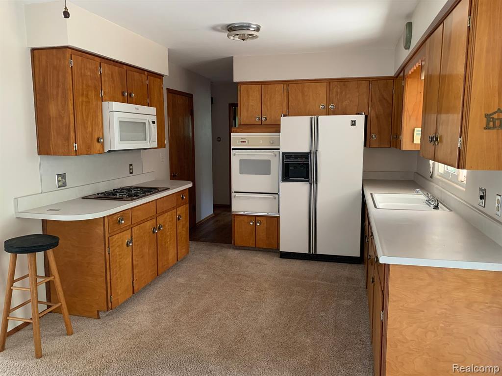 2401 Riverside Drive Port Huron, MI 48060 - Photo 7 of 29