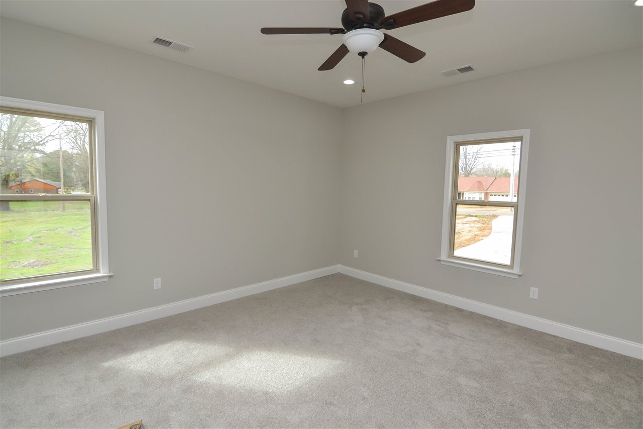 8053 Ellis Road Bartlett, TN 38133 - Photo 7 of 13 Gallery Image 7