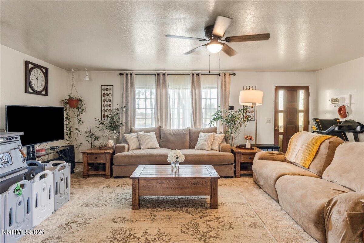 6975 Cox Road Fallon, NV 89406 - Photo 15 of 45 cox living room