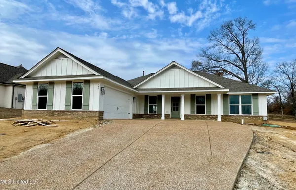 $368,550 | 120 Farley Road, Byhalia, MS 38611