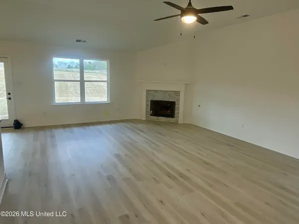 $376,550 | 120 Farley Road, Byhalia, MS 38611