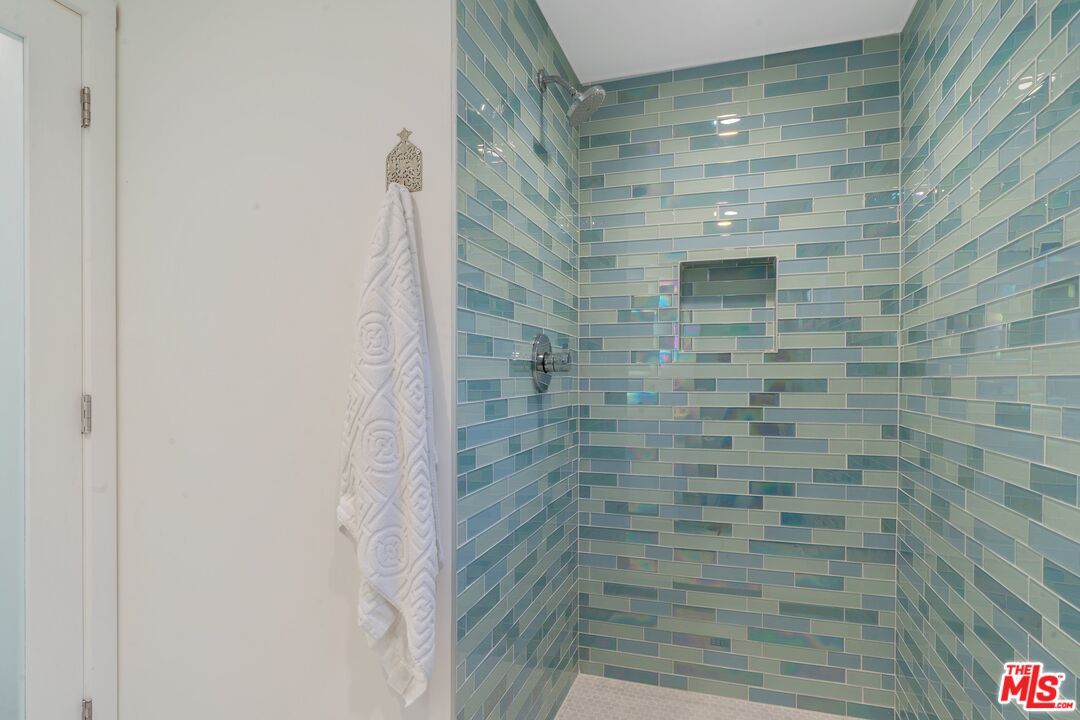 29 Paradise Cove Road Malibu, CA 90265 - Photo 8 of 30 a bathroom with a shower