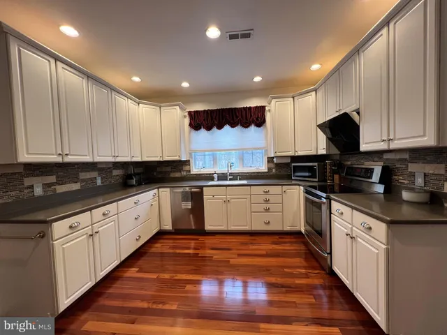 $3,500 | 10200 Colechester Street, Fredericksburg, VA 22408