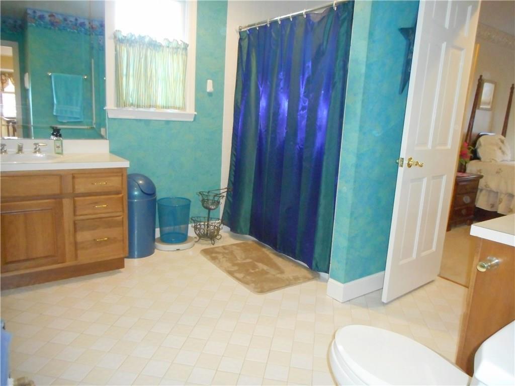 265 Rutledge Drive Canonsburg, PA 15317 - Photo 15 of 24 Bath: With all these baths, never wait in line again. This extra large ceramic bath has two full sinks. No one has to share.