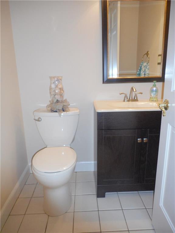 265 Rutledge Drive Canonsburg, PA 15317 - Photo 20 of 24 Powder Room: Just off the kitchen, you will appreciate the convenience of having a 1st floor powder room.