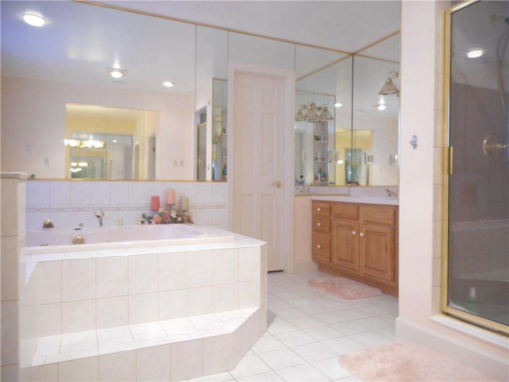 265 Rutledge Drive Canonsburg, PA 15317 - Photo 6 of 24 Master Bath: Rinse away the cares of the day in your own private sanctuary.