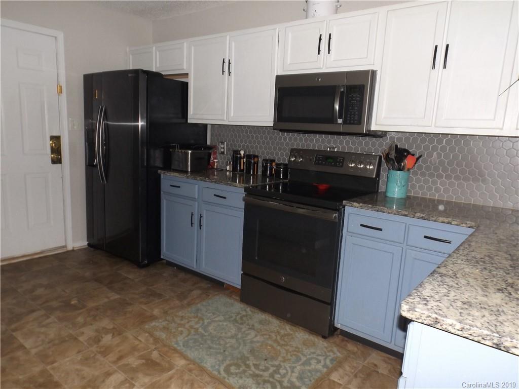 4926 Elizabeth Road Charlotte, NC 28269 - Photo 11 of 21 Gallery Image 11
