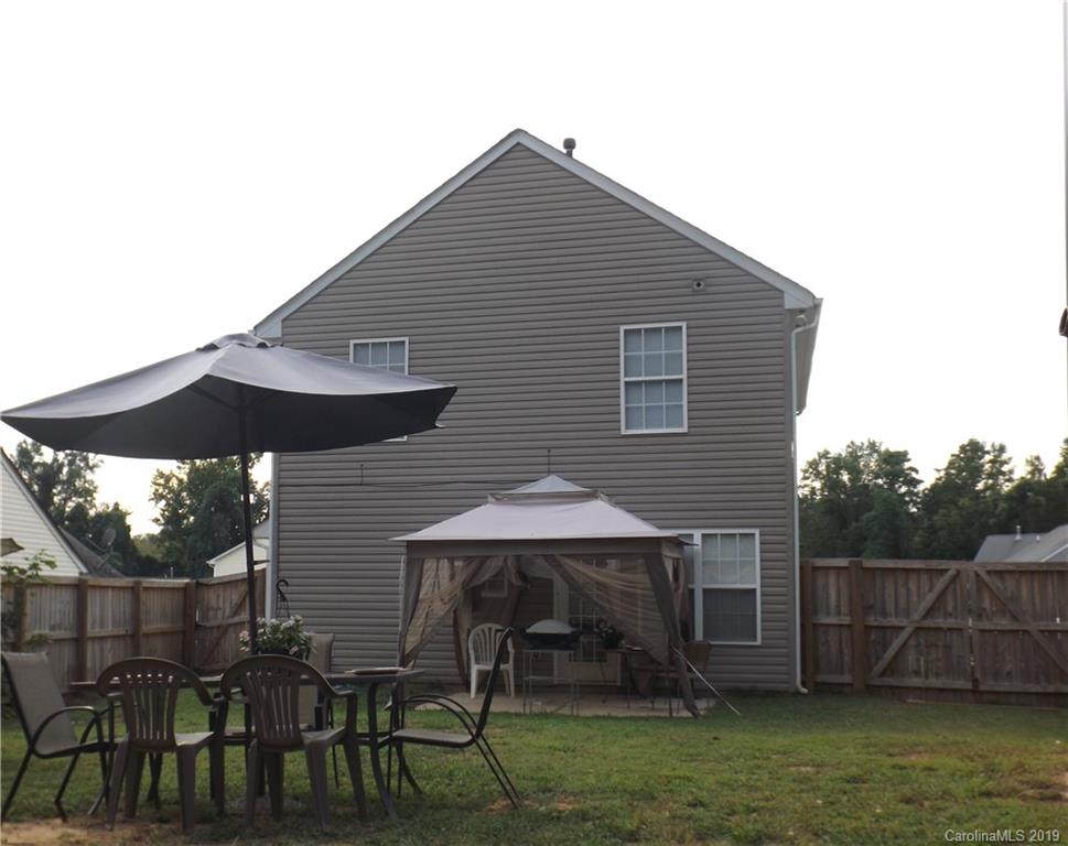 4926 Elizabeth Road Charlotte, NC 28269 - Photo 3 of 21 Gallery Image 3