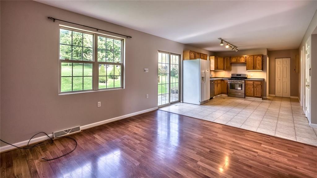 10253 Meinert Road Wexford, PA 15090 - Photo 4 of 12 Gallery Image 4