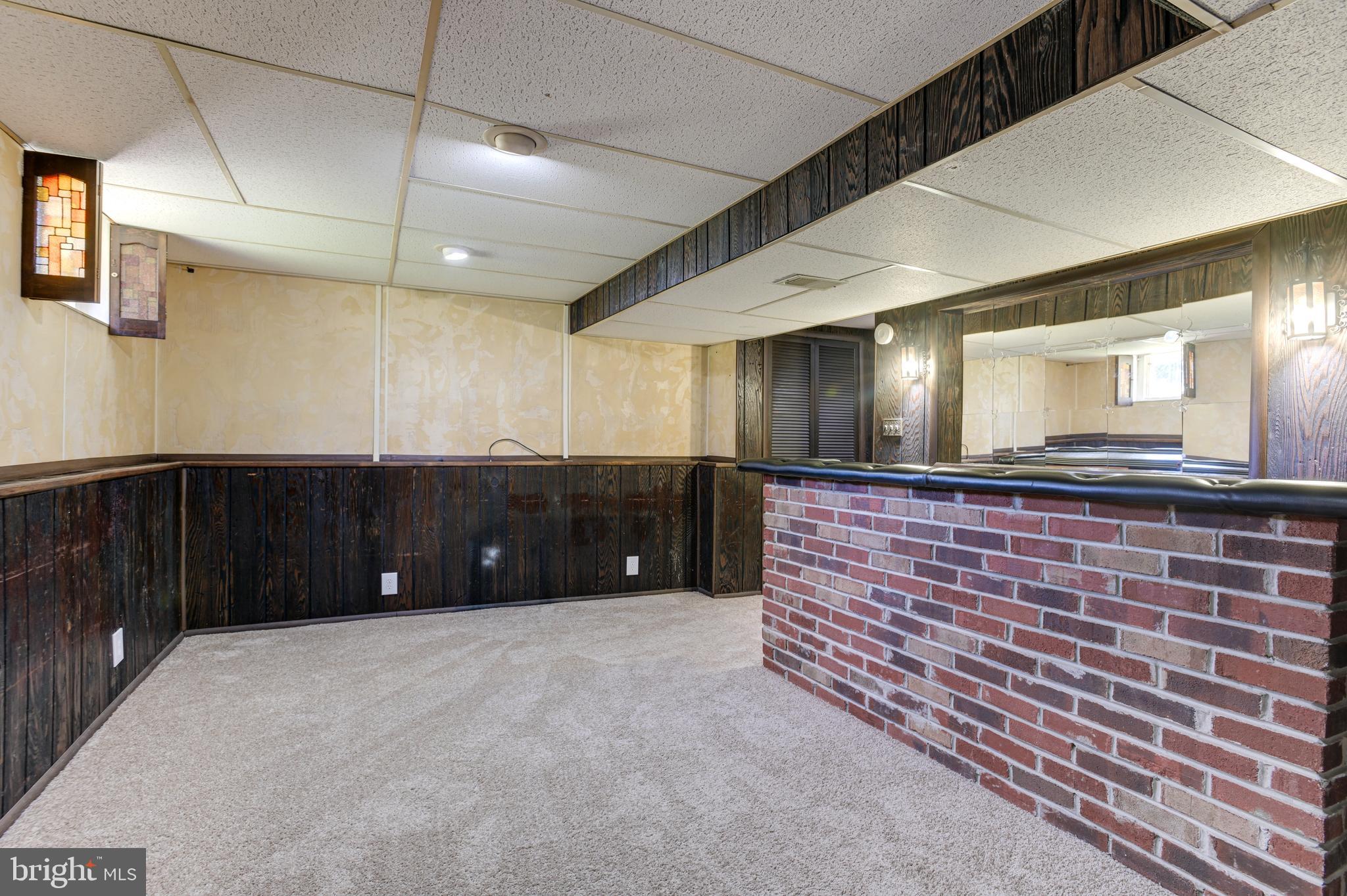 8615 Oak Road Parkville, MD 21234 - Photo 20 of 31 LOWER LEVEL FAMILY ROOM