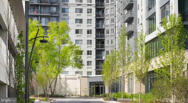 $3,949 | 450 North 18th Street, Unit 2B1243, Philadelphia, PA 19130