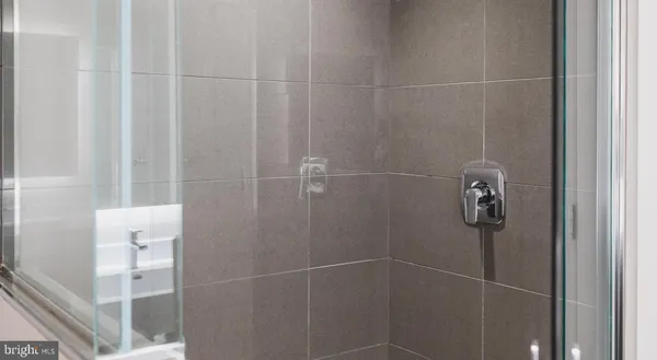 $3,949 | 450 North 18th Street, Unit 2B1243, Philadelphia, PA 19130