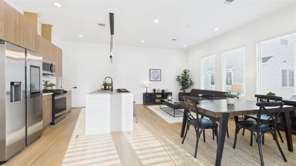 $399,900 | 2428 Freeman Street, Houston, TX 77009