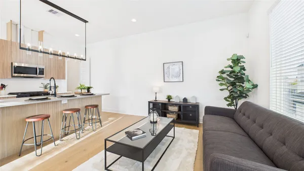 $399,900 | 2428 Freeman Street, Houston, TX 77009