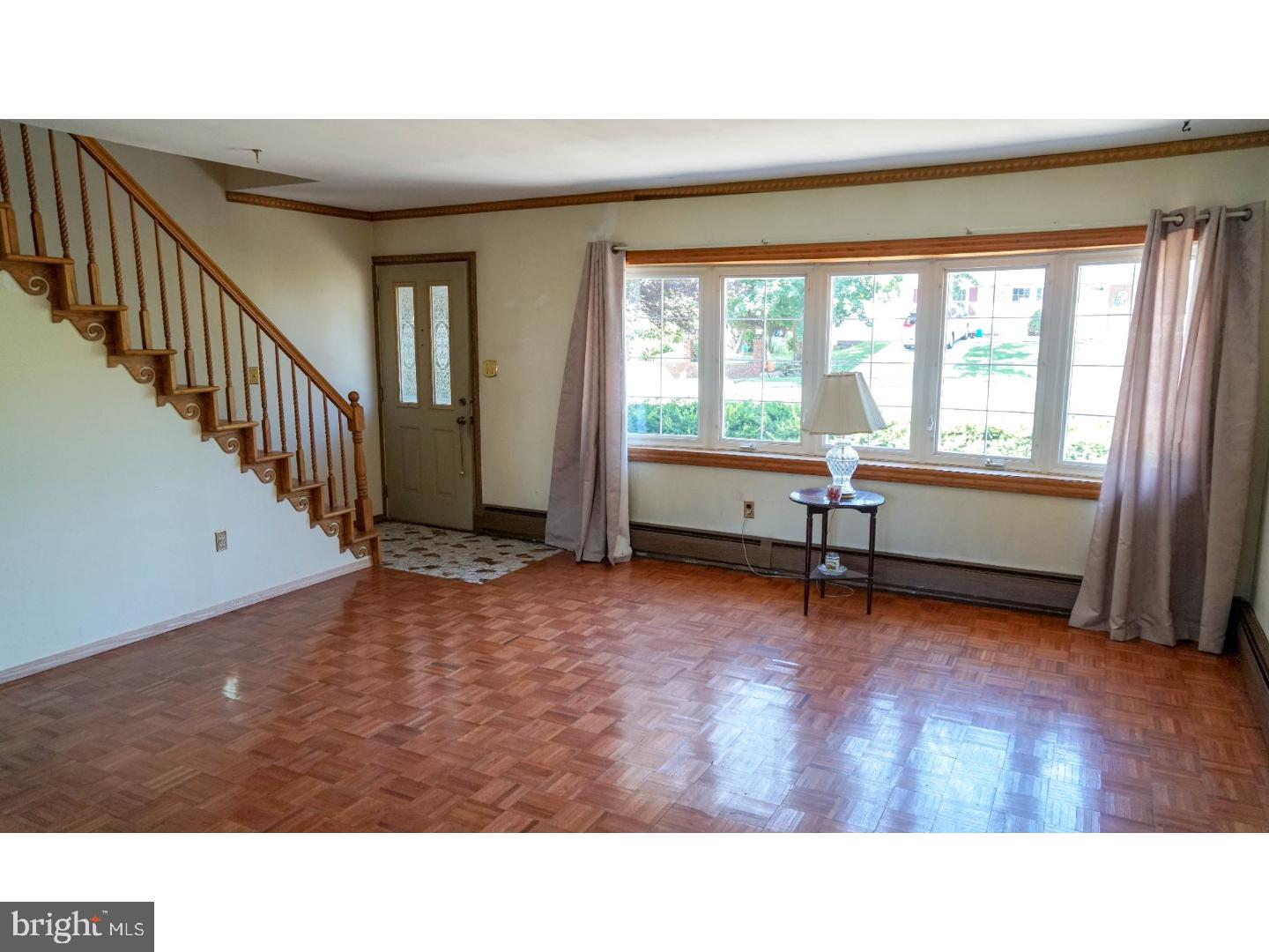 18 Petunia Road Levittown, PA 19056 - Photo 3 of 21 Living Room