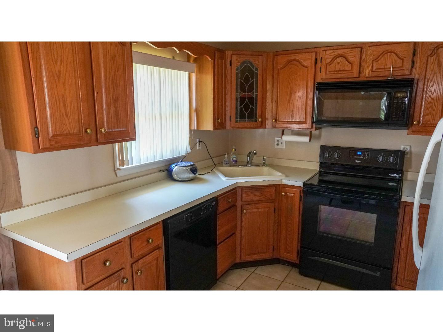18 Petunia Road Levittown, PA 19056 - Photo 8 of 21 Kitchen