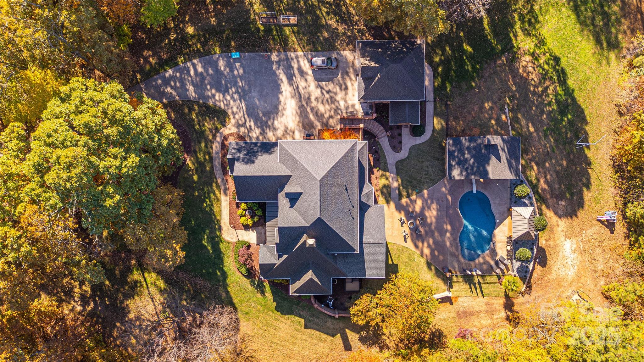 1427 Merrimont Avenue Kings Mountain, NC 28086 - Photo 4 of 48 front view of a house