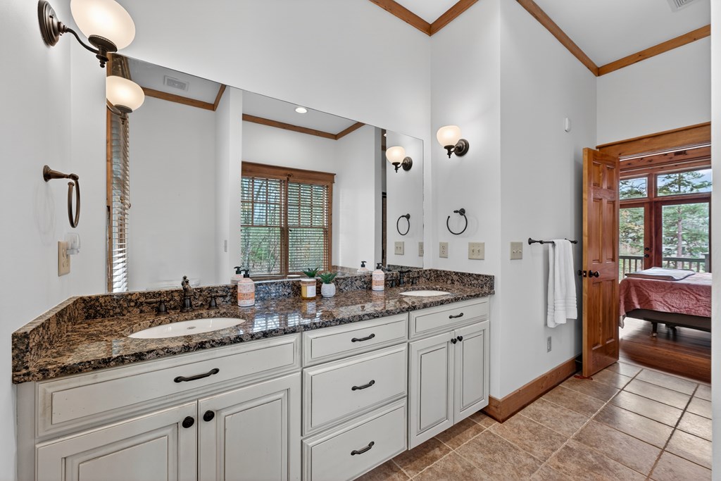 127 Azure Point Blue Ridge, GA 30513 - Photo 11 of 39 Master Bath