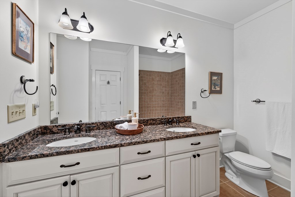 127 Azure Point Blue Ridge, GA 30513 - Photo 19 of 39 Bathroom for Bedroom 1
