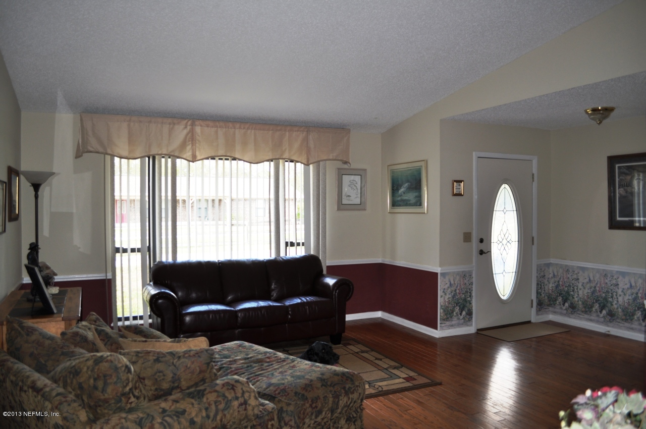 1682 Long Horn Road Middleburg, FL 32068 - Photo 20 of 53 livingroom3