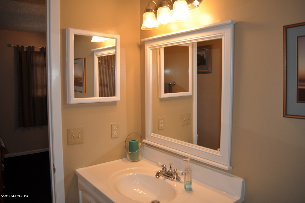 1682 Long Horn Road Middleburg, FL 32068 - Photo 23 of 53 masterbathroom3