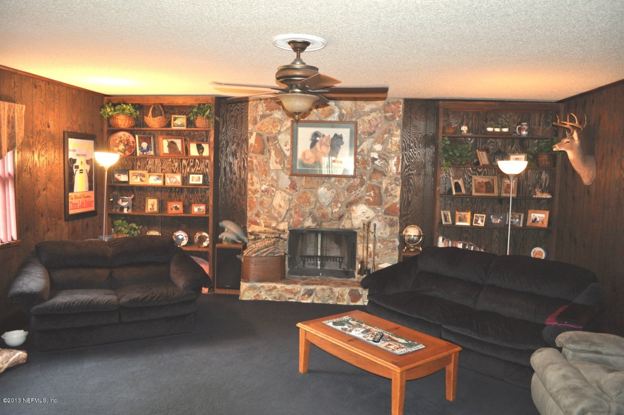 1682 Long Horn Road Middleburg, FL 32068 - Photo 8 of 53 familyroom1