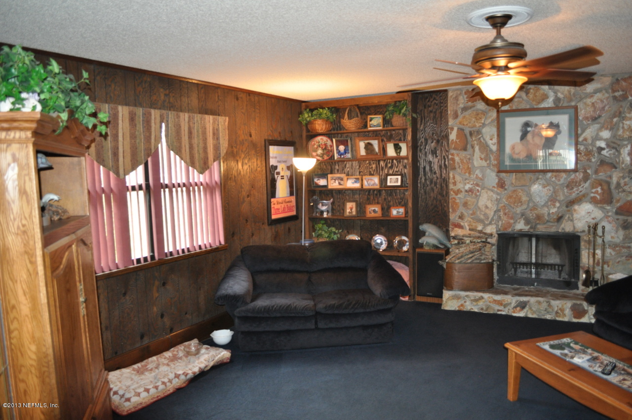 1682 Long Horn Road Middleburg, FL 32068 - Photo 9 of 53 familyroom2